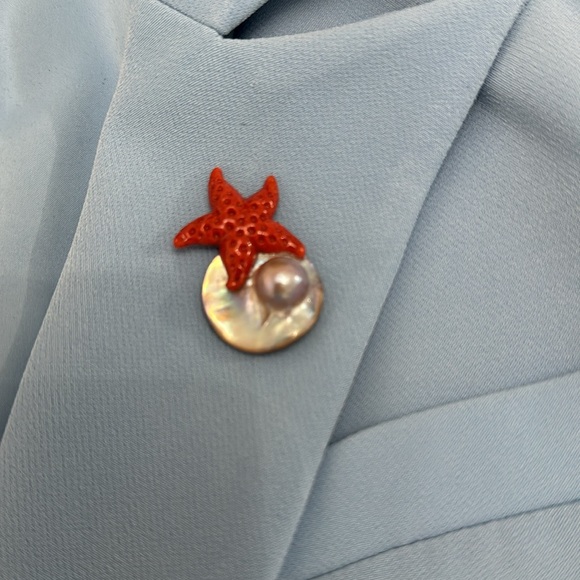 One of a kind magnetic brooch with pearl and coral starfish - Picture 2 of 2